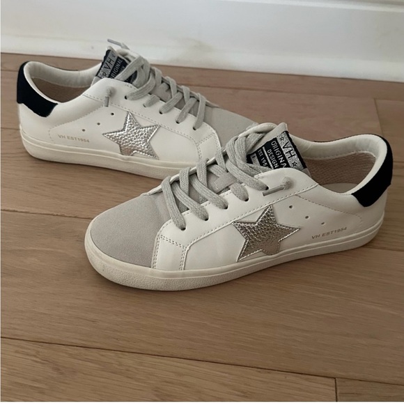 ✔️ OUT what’s inside ❤️ - Picture 9 of 15